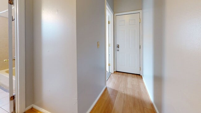 Photo - 2610 Woodburn Ave Unit 1