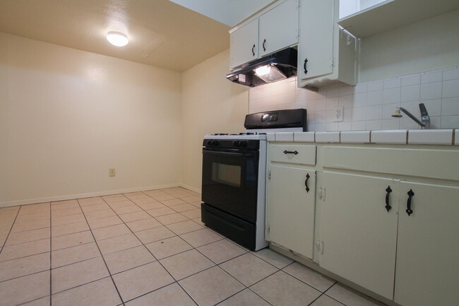 201 E Sequoia Ave Unit 4