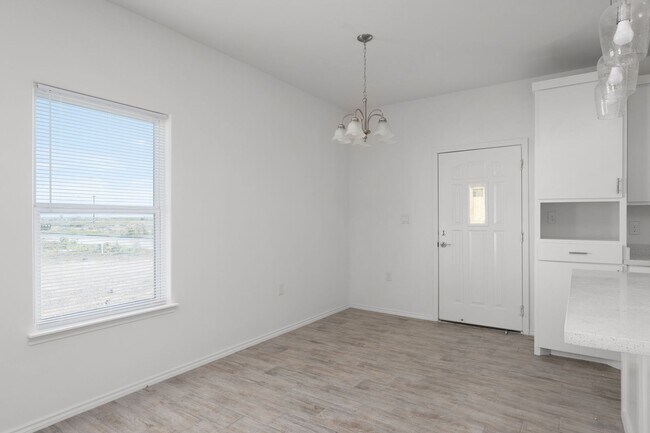 Photo - 2328 S. Valley Circle Unidad #A