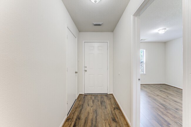 Photo - 13000 Lazy Ln