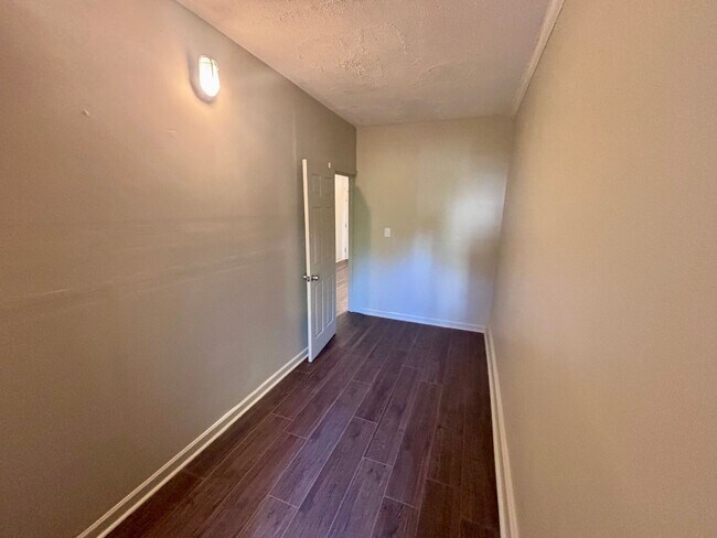 Photo - 4 bedroom home on Division st