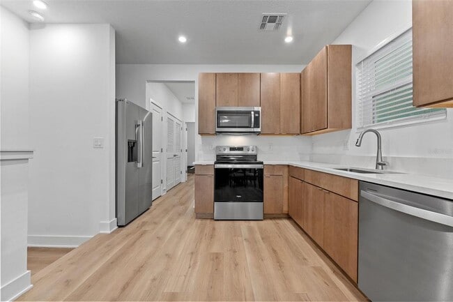 Photo - 1922 W Fig St