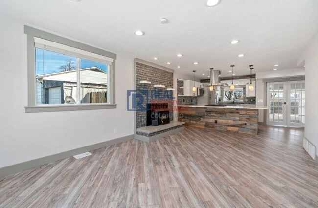 Photo - 6120 E 60th Pl