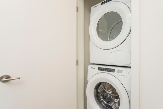 Photo - 303-1500 Scott Cres Unit 303