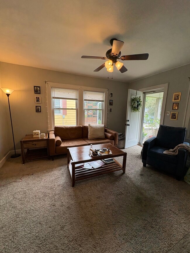 211 E Vermilya Ave