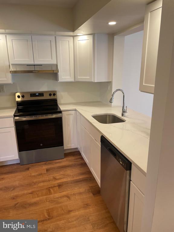 Photo - 17 Log Pond Dr Townhome