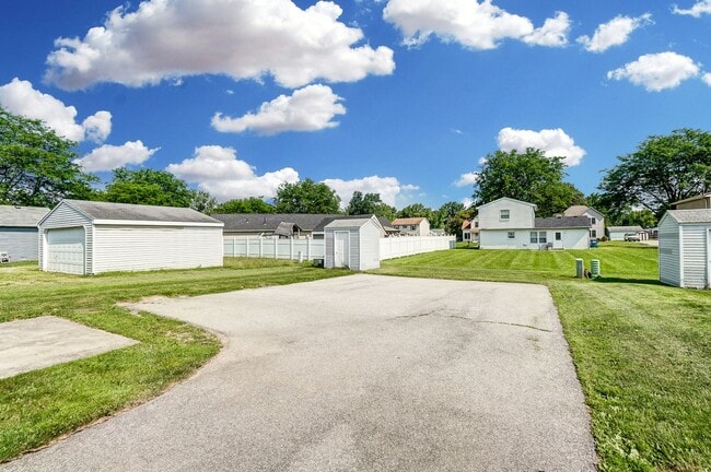 Photo - 3704 Willow Run Dr