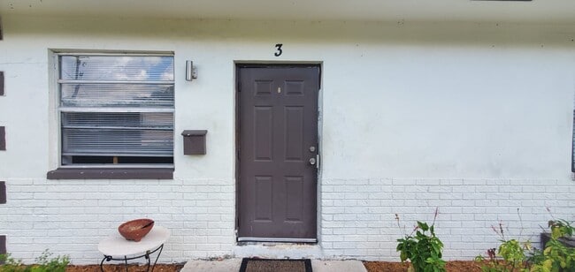 Building Photo - 921 SW 10th Dr Unit 3