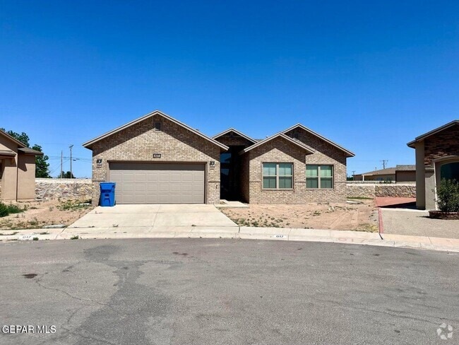 Building Photo - 617 Rafael Marmolejo St Rental