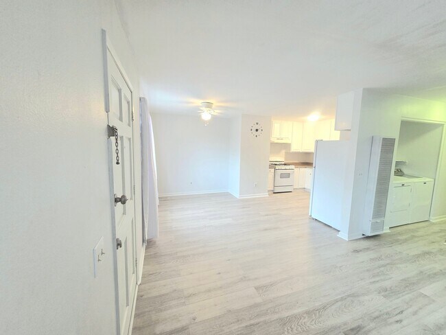 Photo - 2424 Sumac Dr Unidad 2424