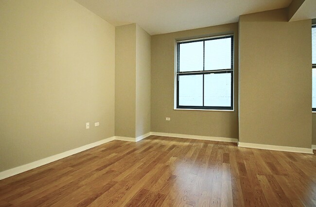168 W Randolph St