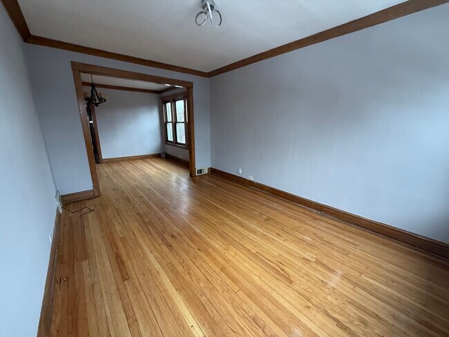 Photo - 5219 W Cuyler Ave Unit 2W