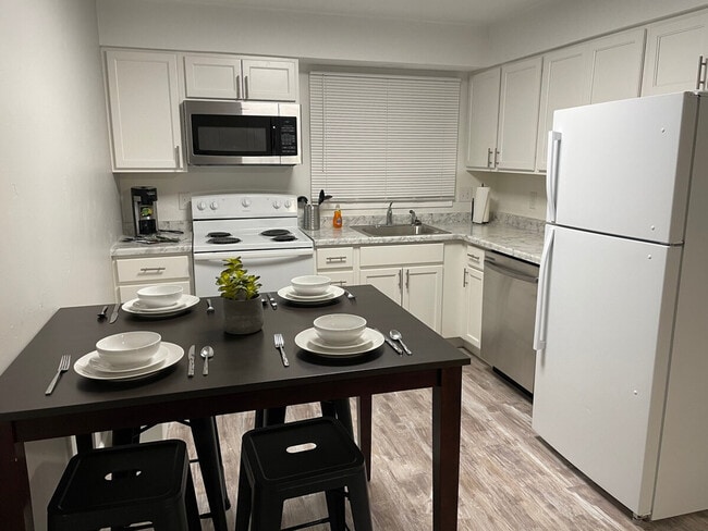 Photo - 915 W Whittier Dr Unit ID1296520P