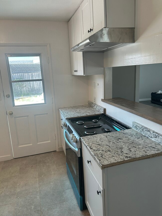 Photo - 299 Robinhood Ln