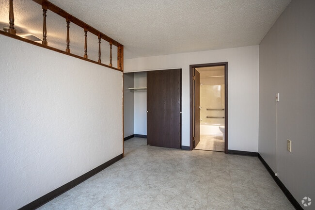 Studio, 1BA - 525 SF