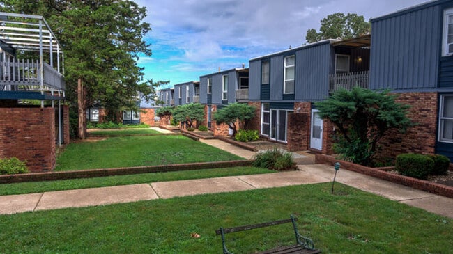 Photo - 508 S Mattis Ave Apartments