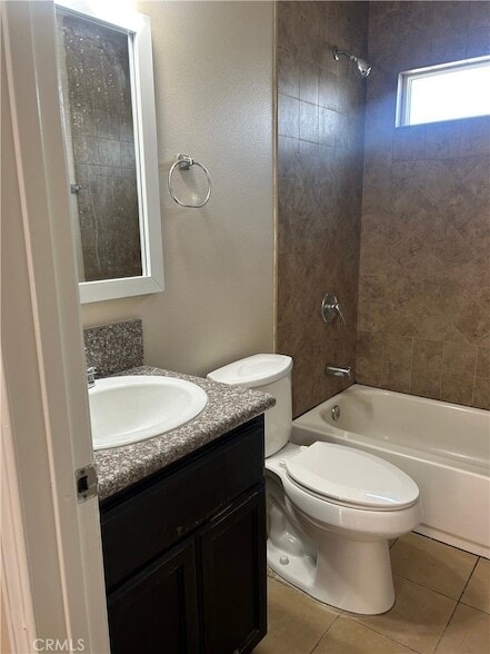 Photo - 626 W 59th Pl