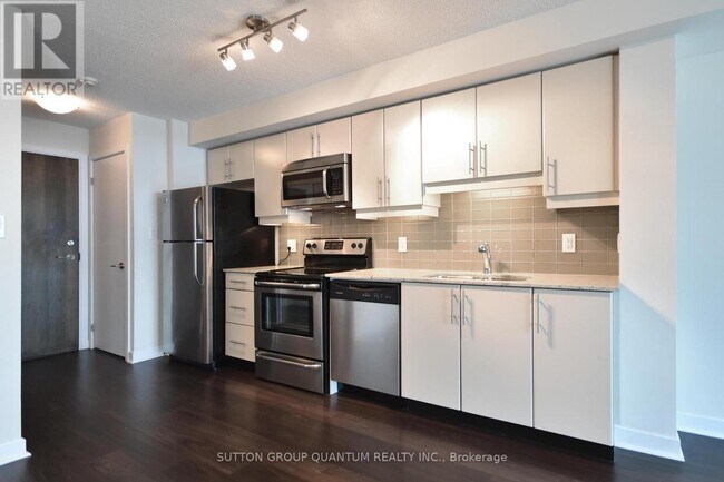 Photo - 33 Bay St. Unit 902