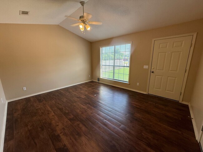 Photo - 2618 W C St
