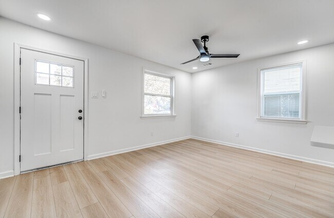 Photo - 1865 Ferber Ave