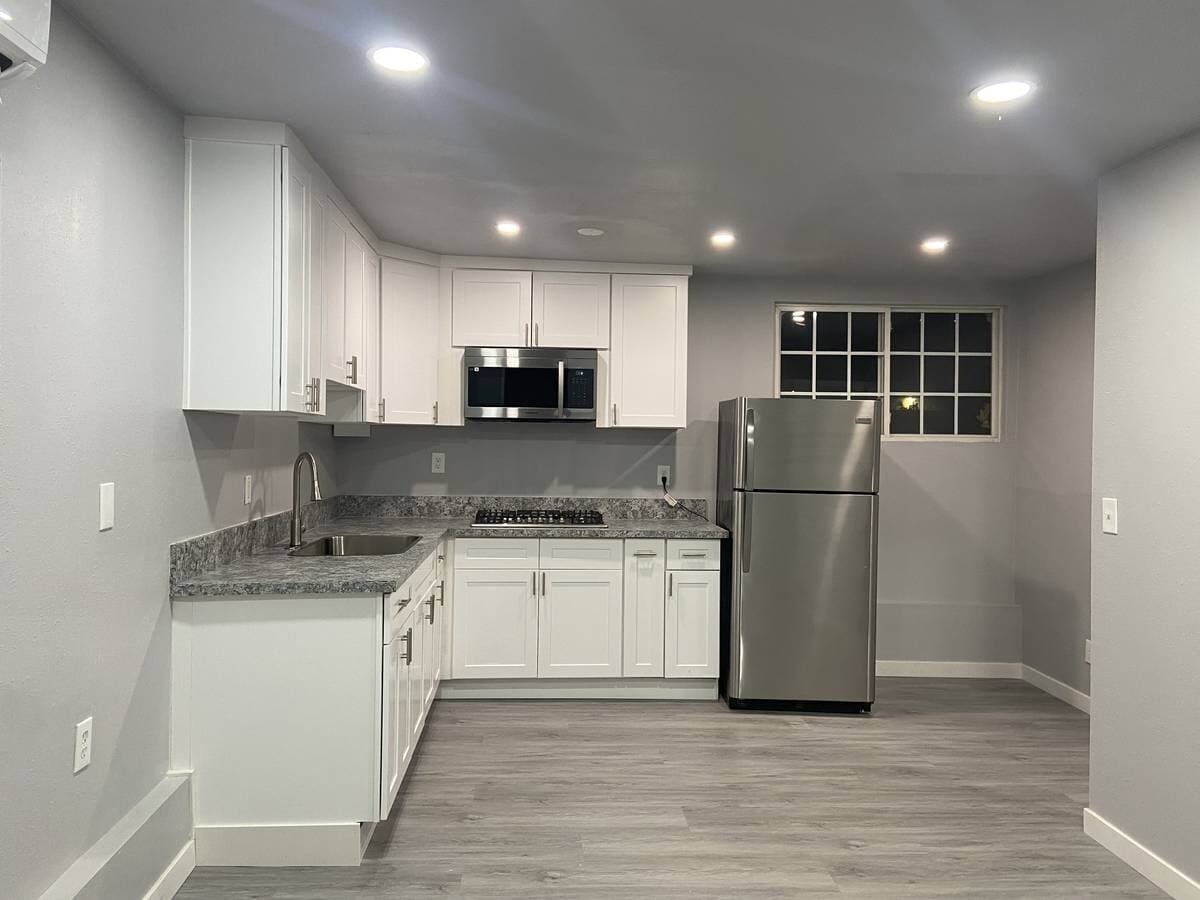 Photo - 925 Hunter Ave Unit Detached Front House