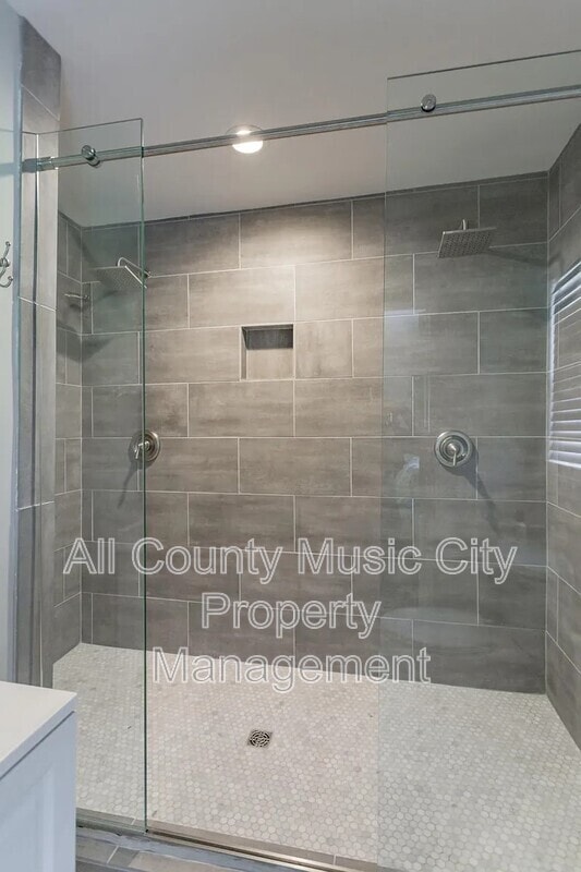 Photo - 206 Blue Hills Dr