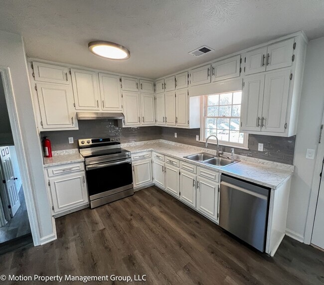 Photo - 1330 Hillcrest Dr