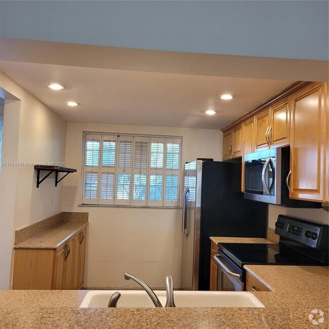 Building Photo - 1811 Sabal Palm Dr Unit 306 Rental