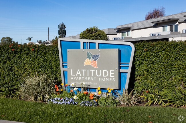 Building Photo - Latitude Ii