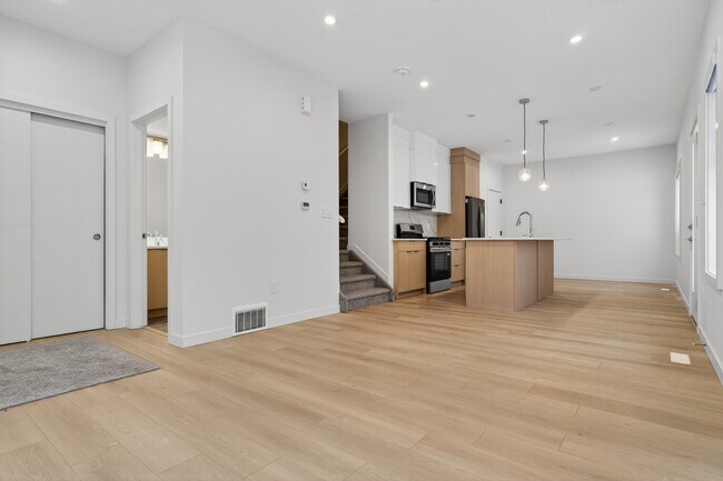 Photo - 12847 103 St NW Unit 3