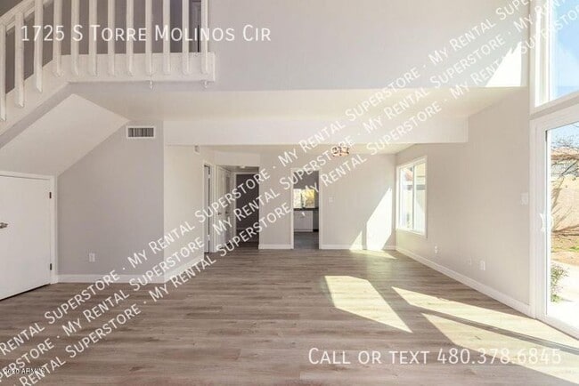 Building Photo - 1725 S Torre Molinos Cir