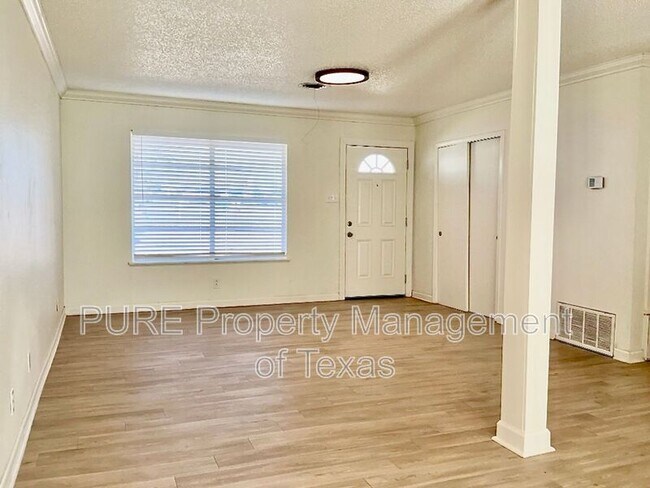 Photo - 310 Highland Estates Dr