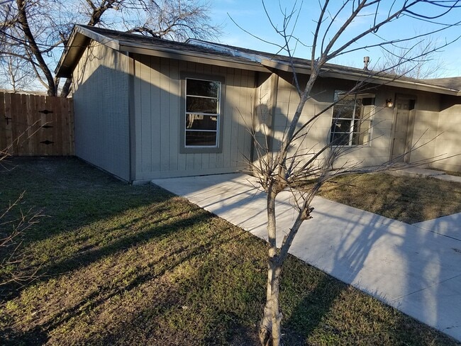 Photo - 5227 Vlg Gln Dr