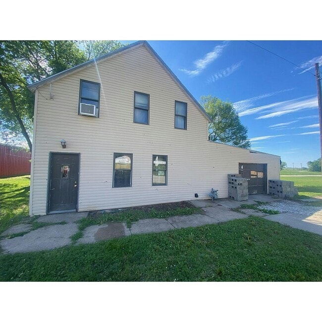 Building Photo - 317 Main St Rental