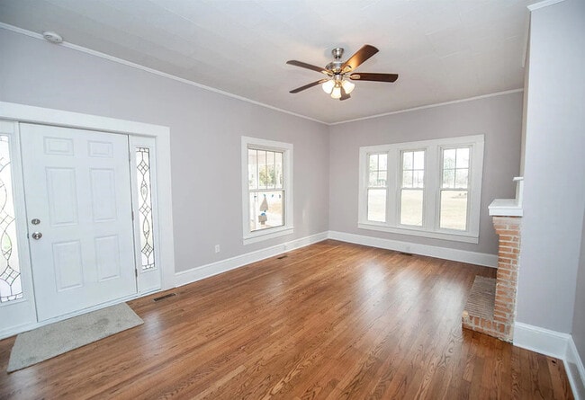 Photo - 708 E Main St