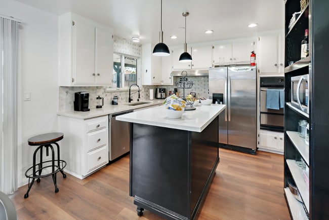 Photo - 23502 Nicolle Ave