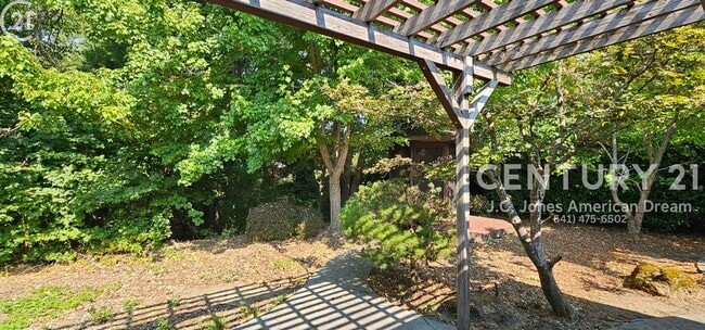 Photo - 3 Bed 2 Bath Home w/Attached Garage