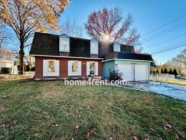 Wonderful Four Bedroom Home in Overland Pa... - Wonderful Four Bedroom Home in Overland Pa...