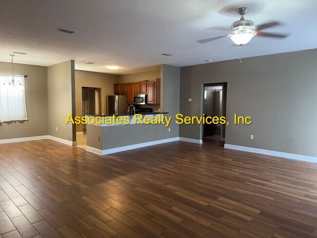 Photo - Willow Oak SW 3/2, a must see