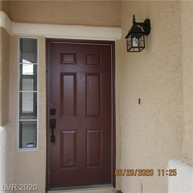 Building Photo - Beautiful 3 Bedroom/2.5 Baths in Summerlin
