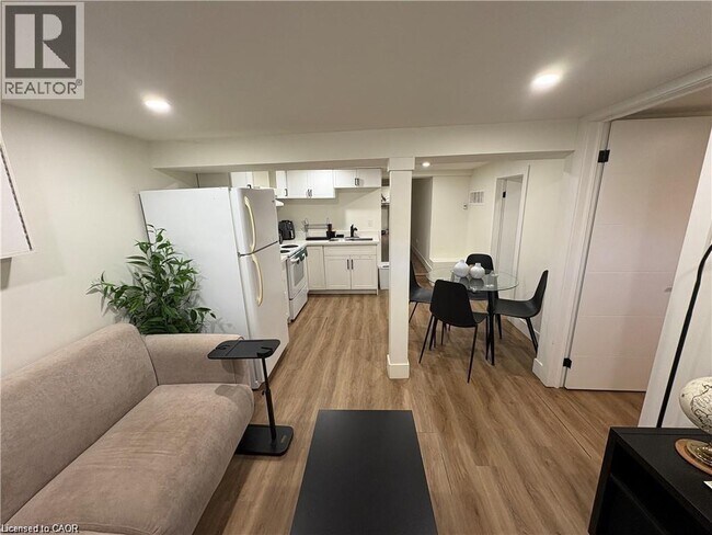 Photo - 174 East Avenue N