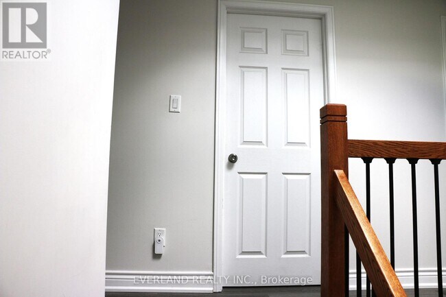 Photo - 3 Hartleywood Dr