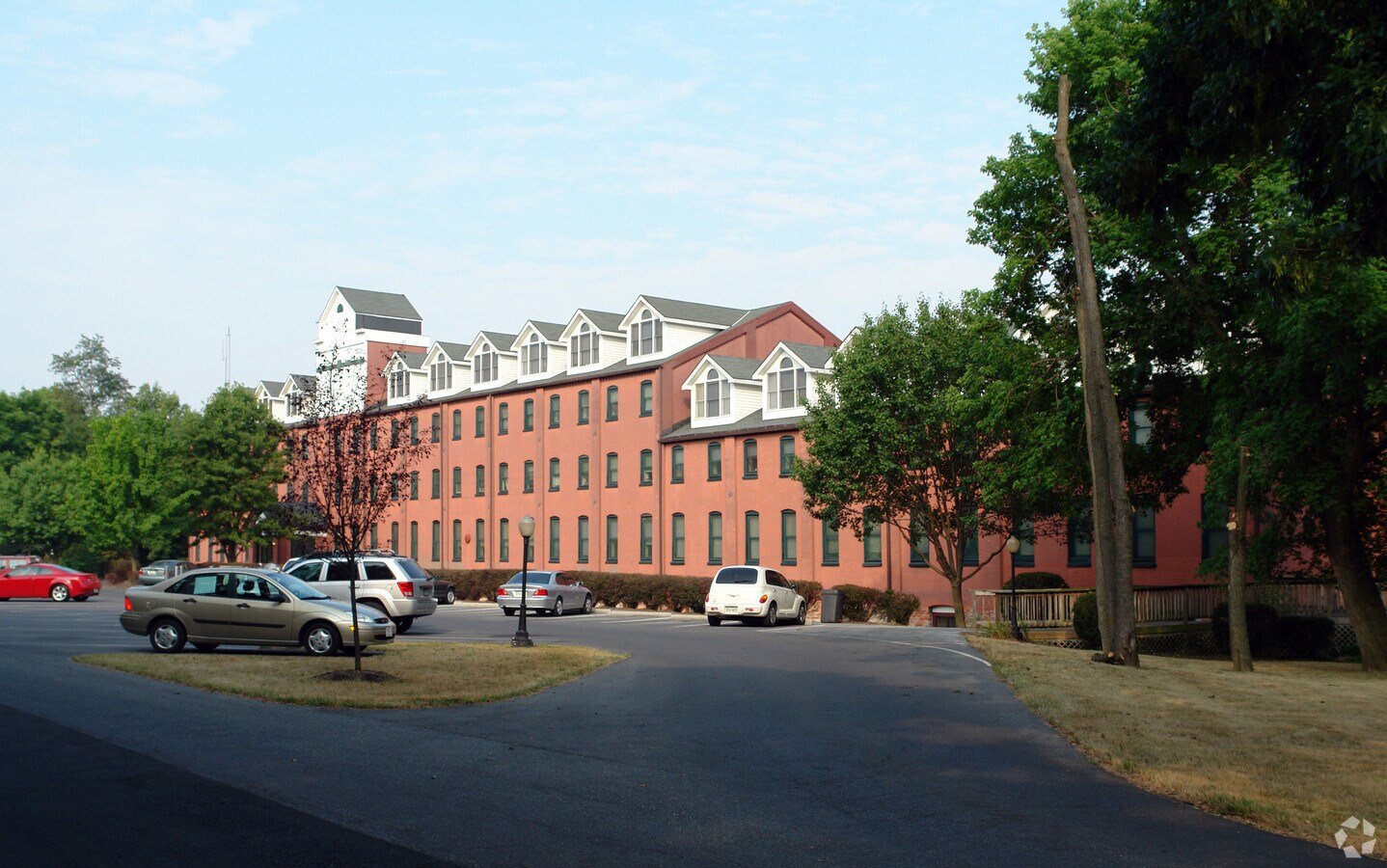 Park Plaza Apartments - Park Plaza Apartments