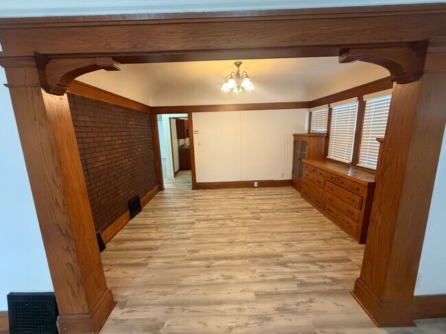 Photo - 3600 N Port Washington Rd Unit 3600 N Port Washington Ave (lower)