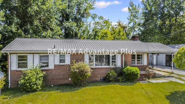 704 Griffin Blvd