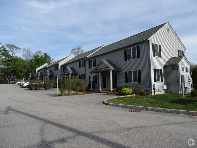 Building Photo - Modern 2Br-1.5Ba Townhouse in East Weymouth