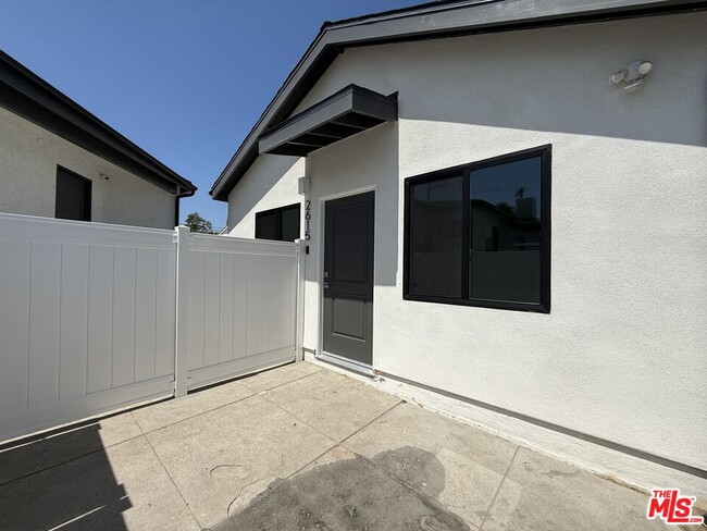 Photo - 2615 Carmona Ave