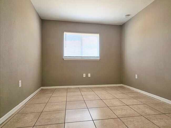 Photo - 3 BR / 2 BA Duplex Conveniently Located in Lehigh Acres