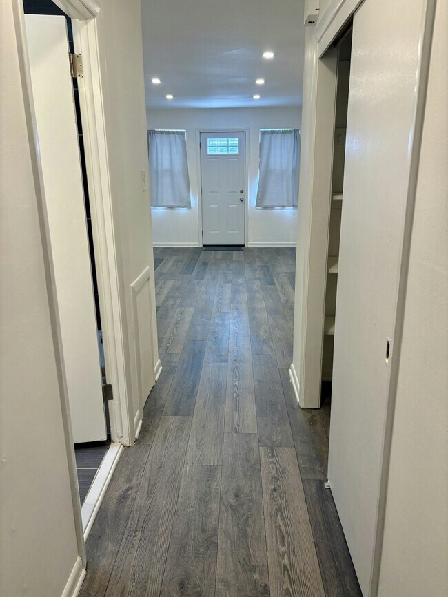 2743 Cranston Rd Unit 2
