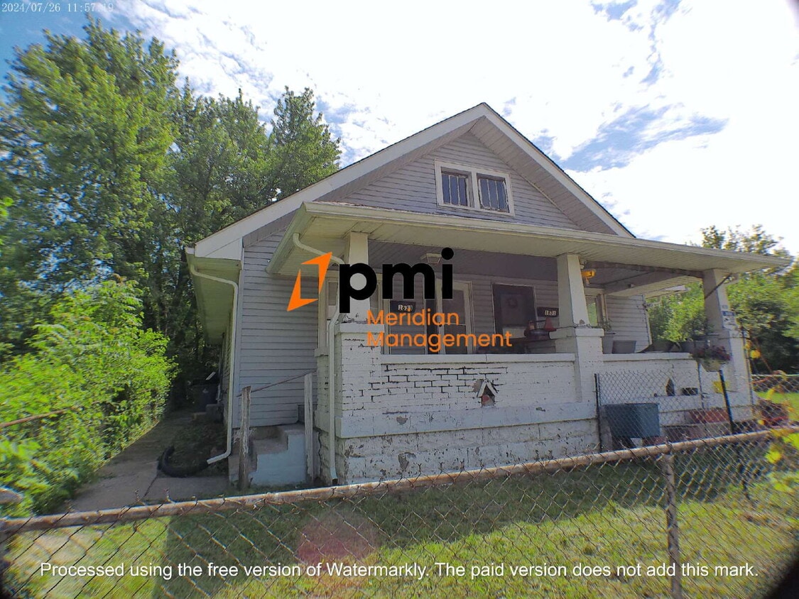 Photo - 1633 N Arsenal 
Rent: $900.00/Month
Square Footage: 840 square feet
2 Bedrooms/1 Bathroom